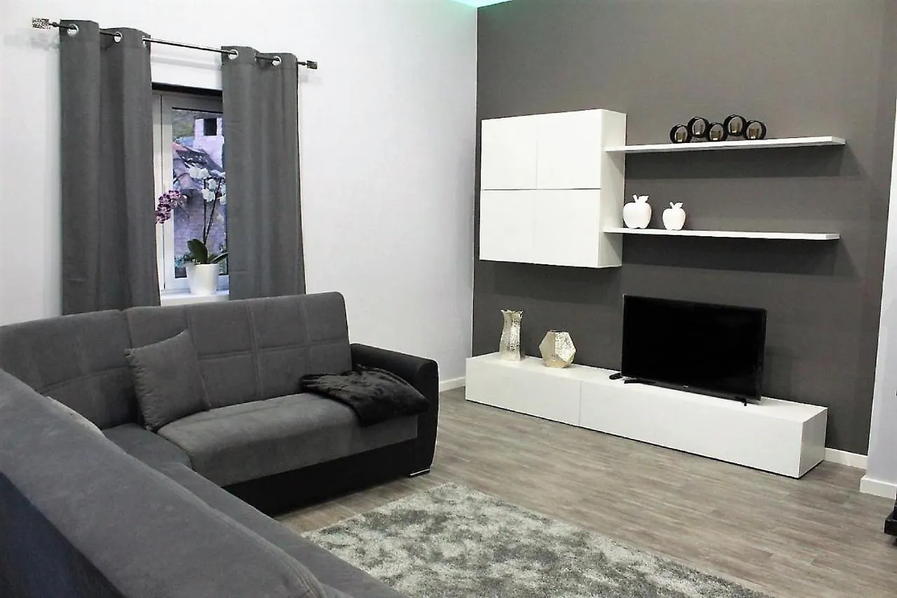شاليه Cottage Quinze, Contemporary Designed Cottage With Swimming Pool بونتا ديلغادا البرتغال