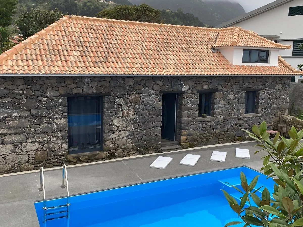 شاليه Cottage Quinze, Contemporary Designed Cottage With Swimming Pool بونتا ديلغادا